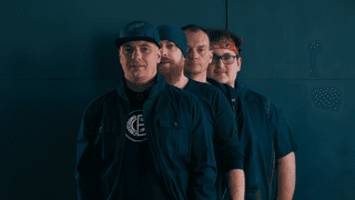 Crossband + host Přístav